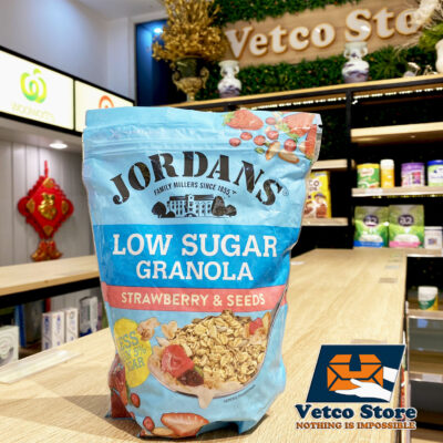 Ngũ cốc hạt Jordans Low Sugar Granola Strawberry Seeds