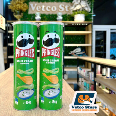Bánh Khoai Tây Pringles Sour Cream Onion 134g