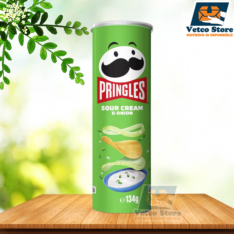 Bánh Khoai Tây Pringles Hương Vị Sour Cream & Onion 134g Của Úc