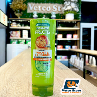 Garnier Fructis Vitamin Strength Reinforcing Conditioner 315ml1
